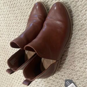 Target universal threads boots size 6 women’s